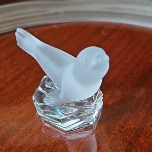 Adorable Goebel Vintage Frosted White Seal On Clear Ice Figurine/Paperweight